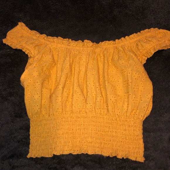 Yellow off the shoulder crop top - Picture 3 of 3